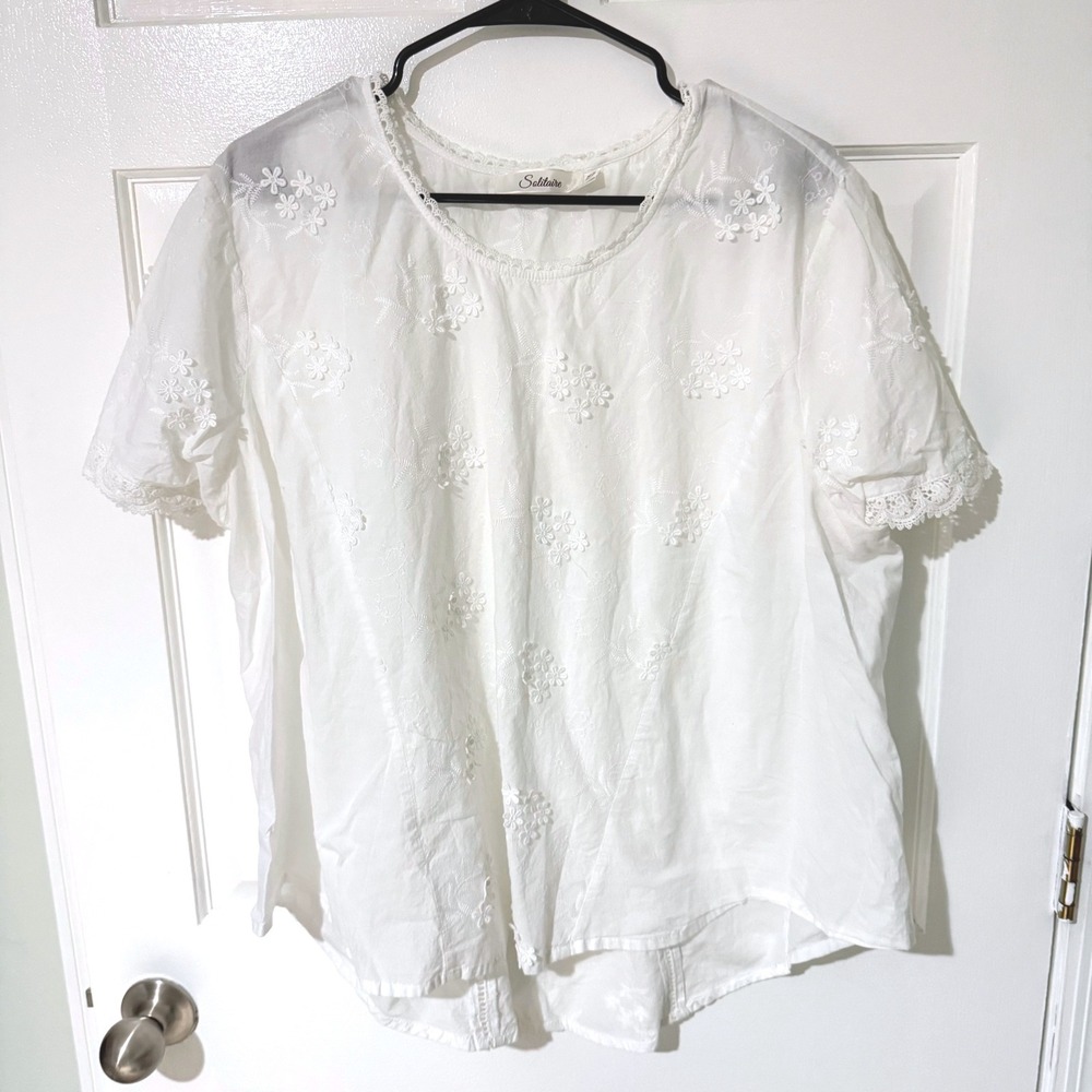 Solitaire White Floral Embroidered Crochet Lace Blouse Plus 1X 16-2217X